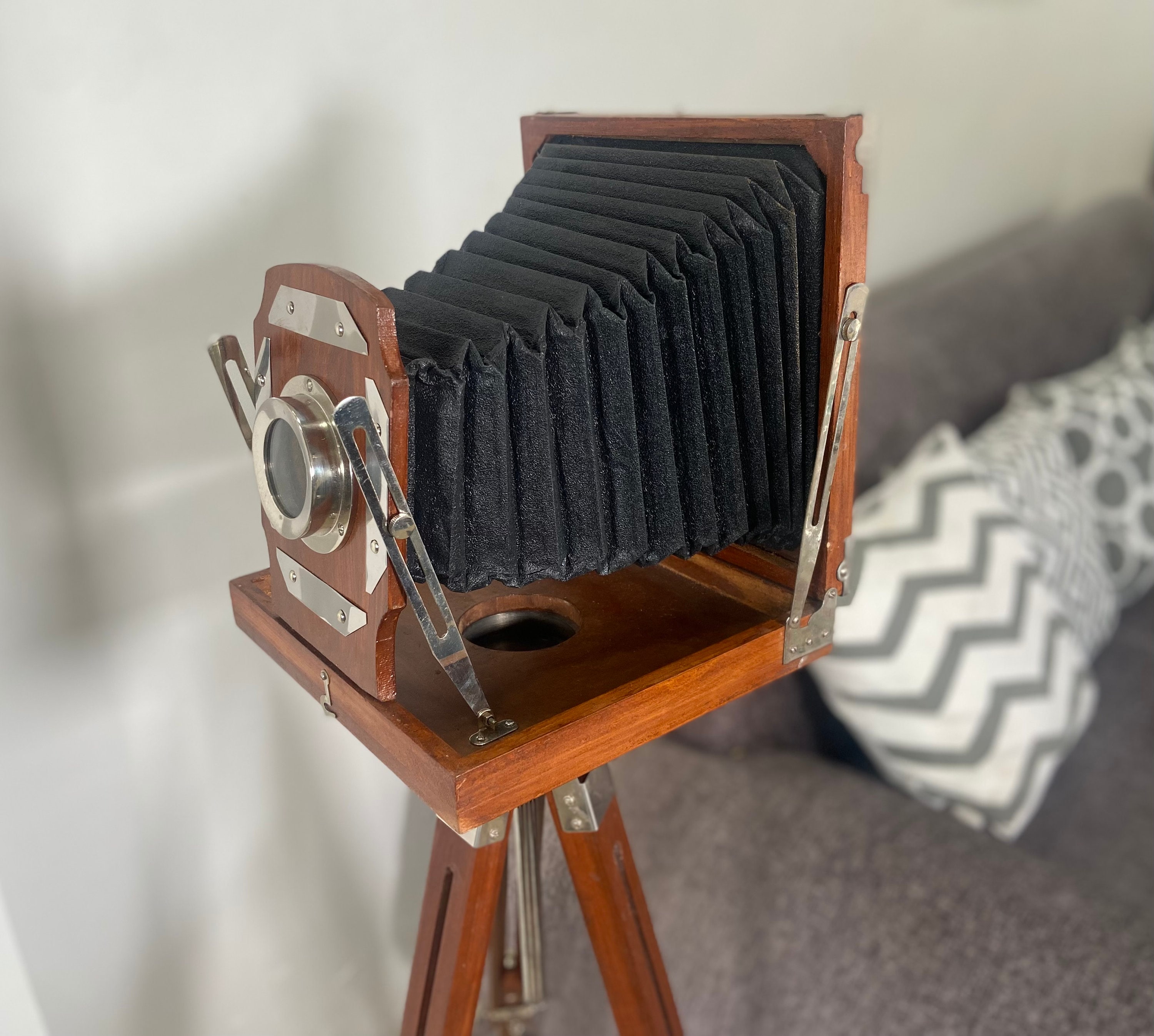 Classic Wooden Camera on Decorative Tripod view 9