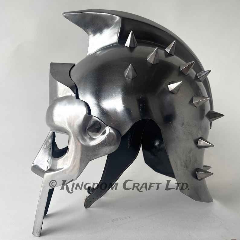 Gladiator Maximus Helmet — Home Office Display view 3