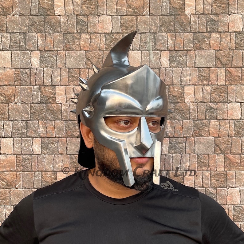 Gladiator Maximus Helmet — Home Office Display view 9