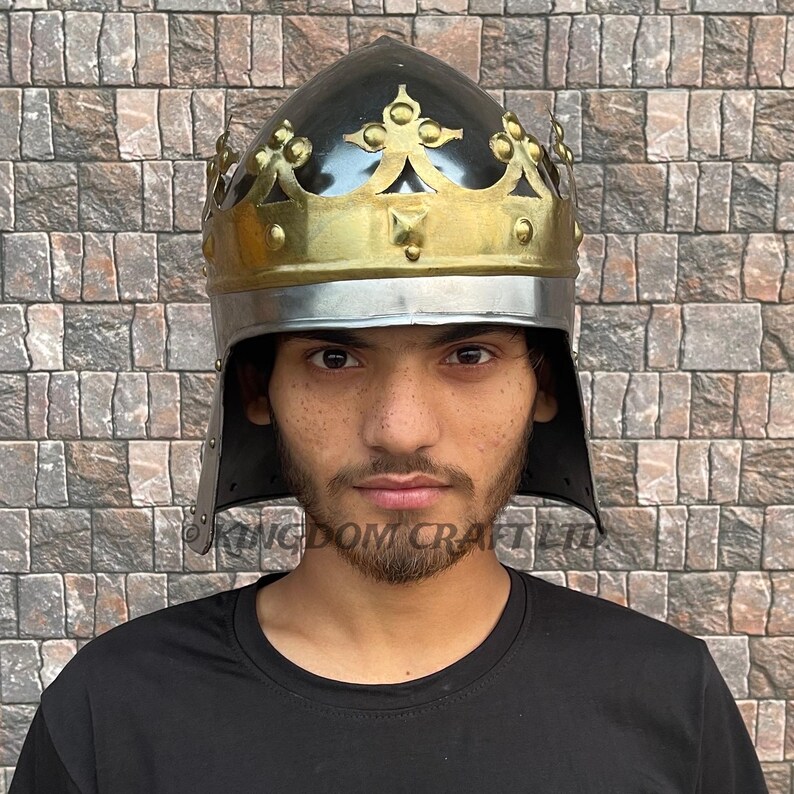 Richard The Lionheart Helmet with Display Stand view 2