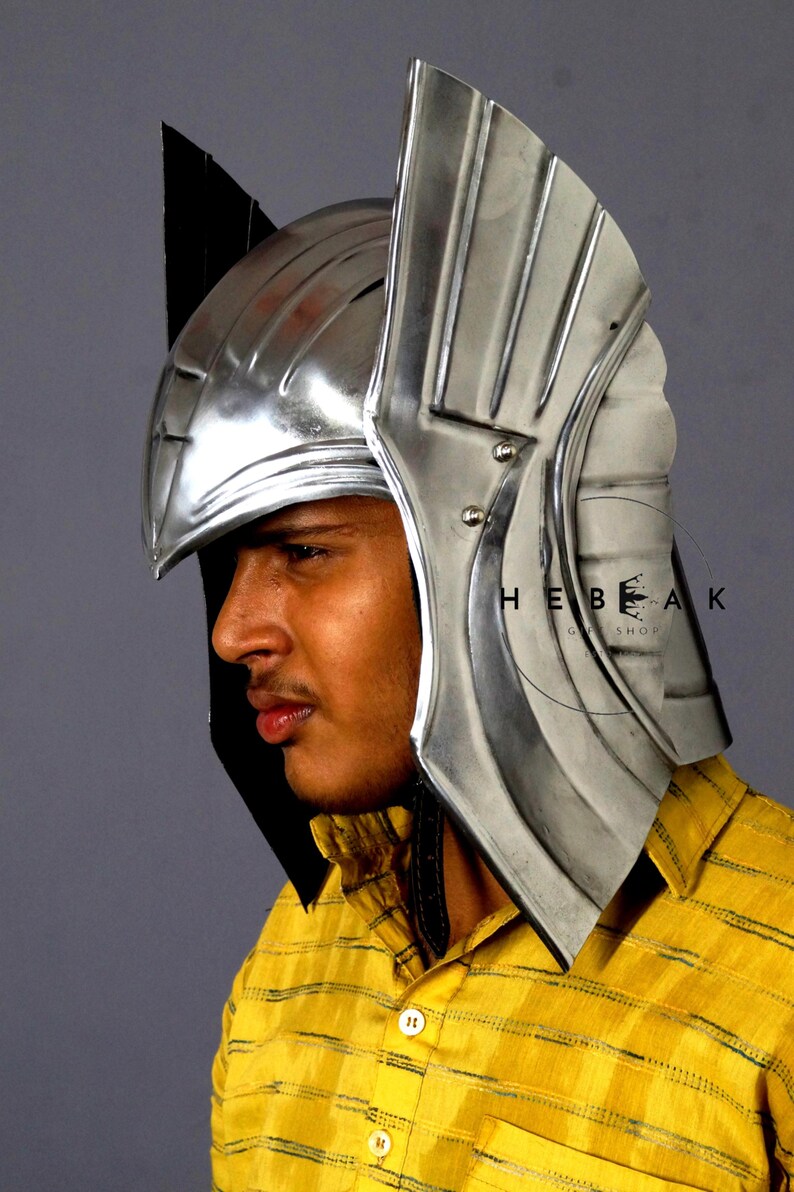 Spartan King Leonidas Helmet — Battle Display view 10