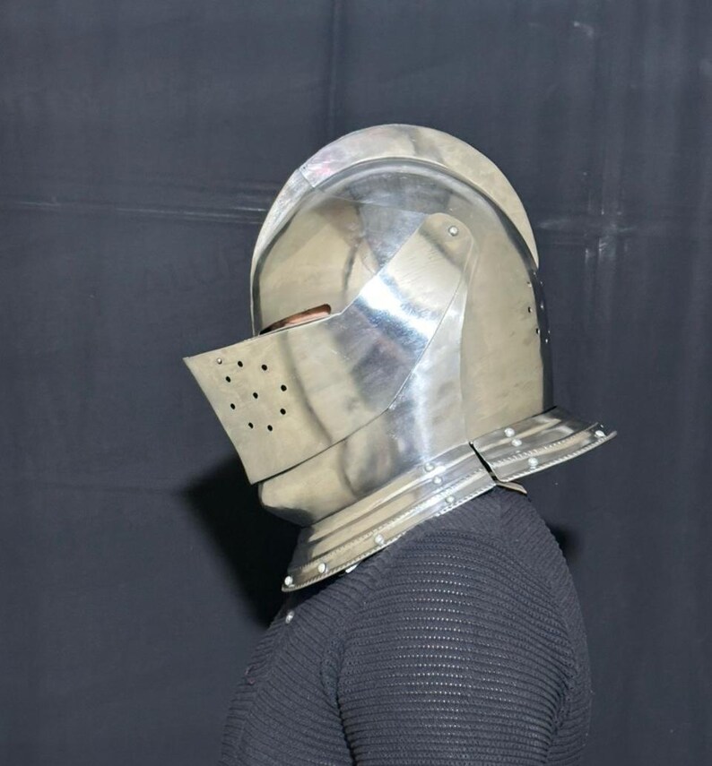 Crusader Armor Helmet — Wearable Knight view 13