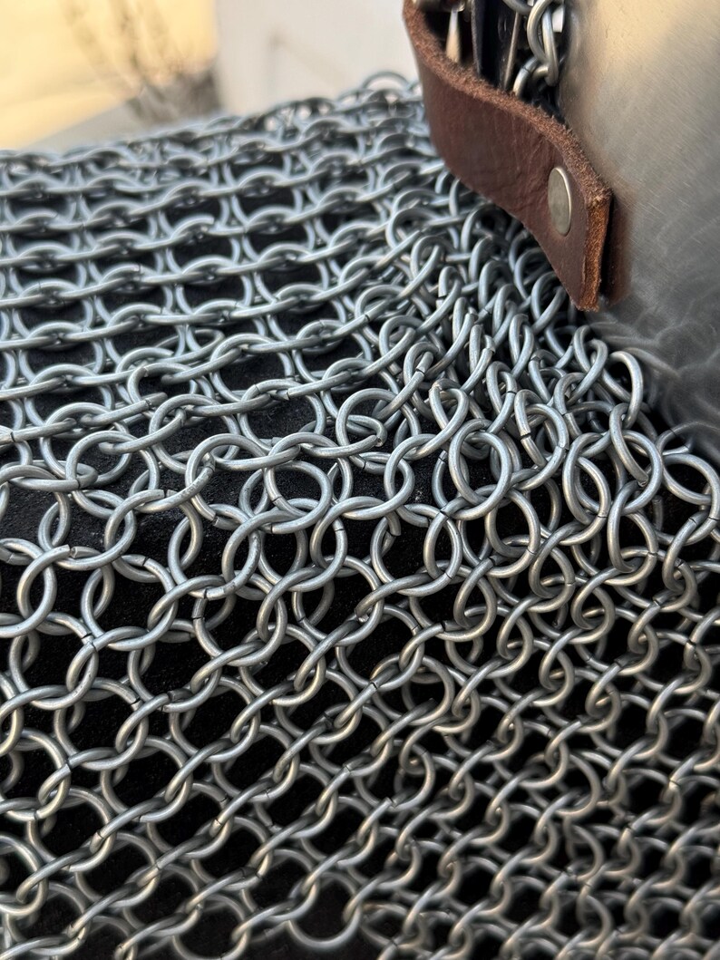 Bascinet Aventail Pig Face Helmet — Padded Chainmail view 5
