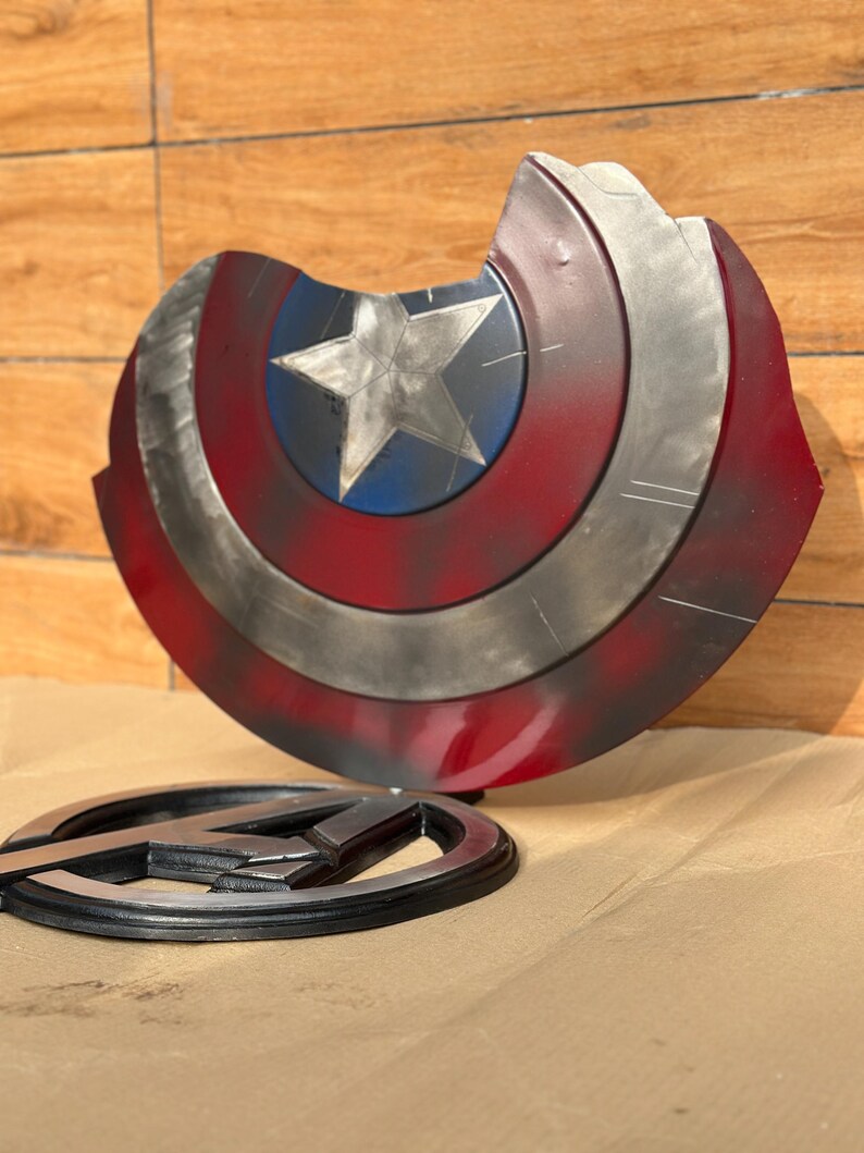 Damage Captain America Steel Shield with Avengers Endgame Replica view 2