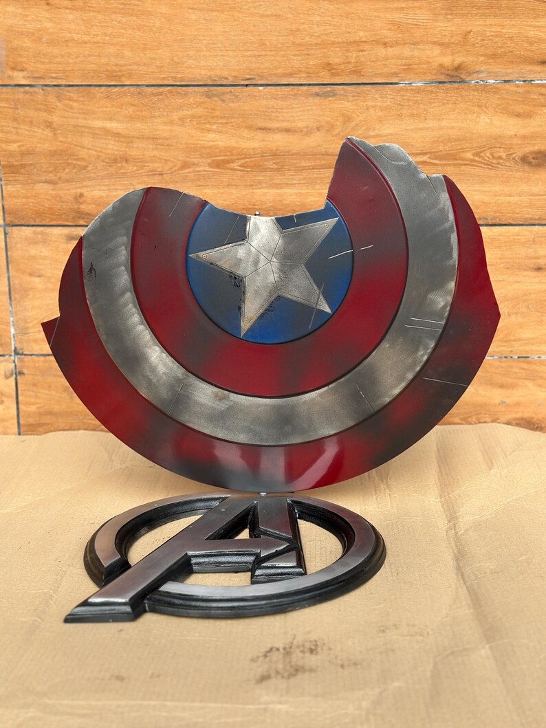 Damage Captain America Steel Shield with Avengers Endgame Replica view 5