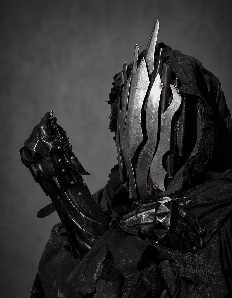 Ringwraith Cosplay Outfit with Witch-king of Angmar Dark Armor view 2
