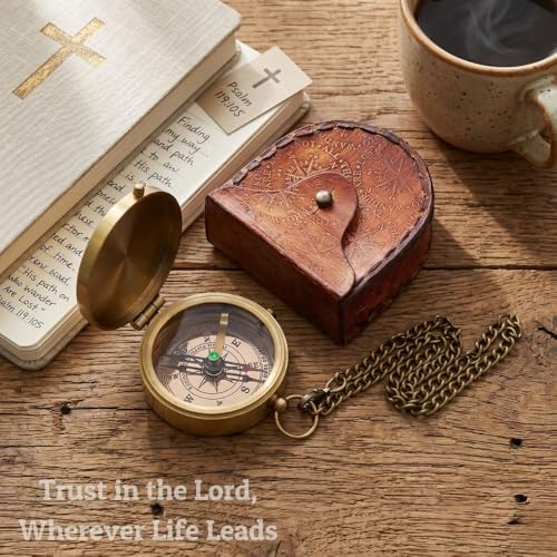 Trust in the Lord Compass, Leather Case view 6