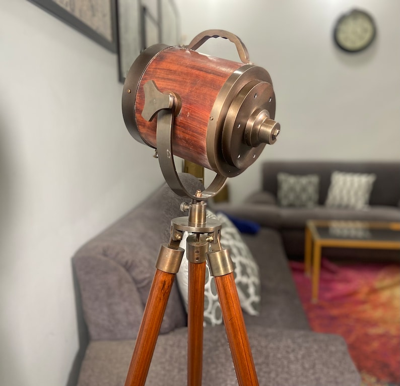 Wooden Spotlight on Wooden Tripod view 9