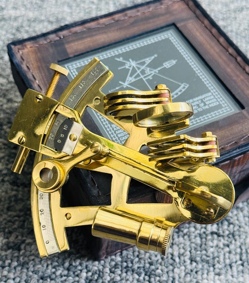 Polished Brass Sextant with Glass-Top Leather Case view 8