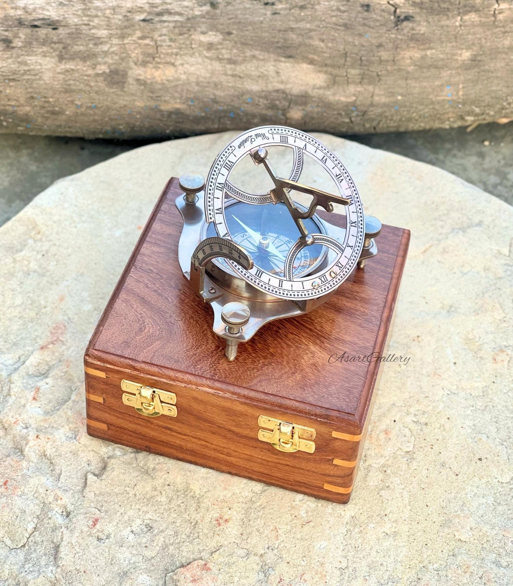 Antique Brass Sundial Compass with Fitted Wooden Presentation Box view 10