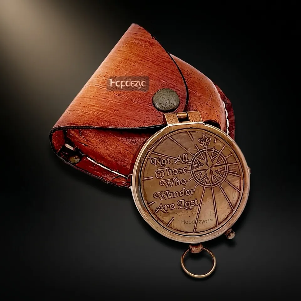 Motivational Compass, Round Leather Case