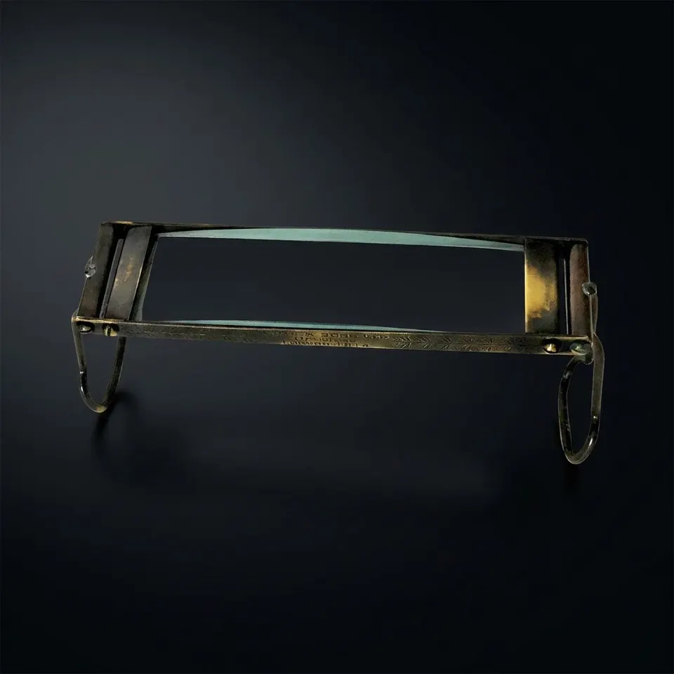 Brass Dome Magnifier 7" with Foldable Stand Legs